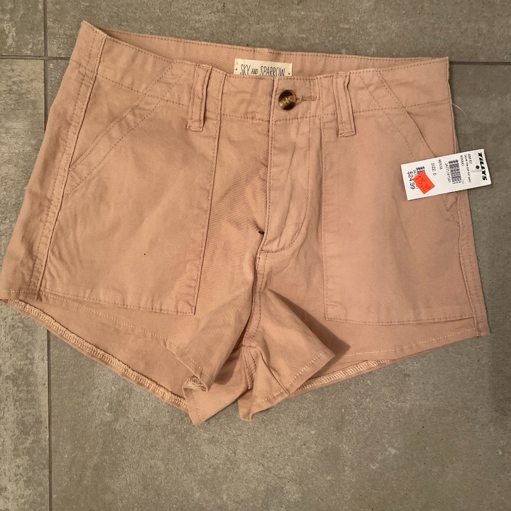 Khaki shorts size 0 Tillys